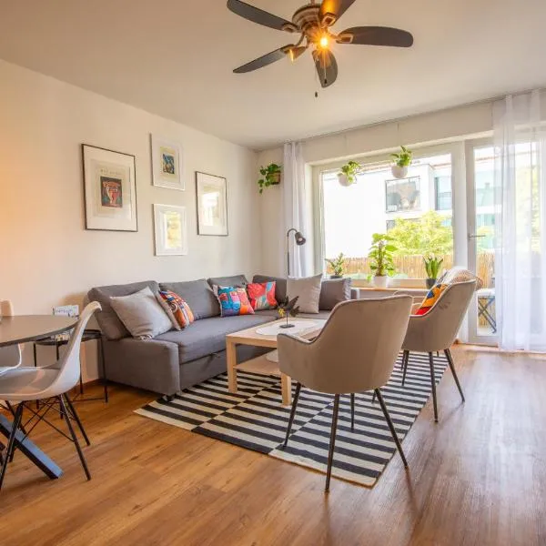 Modern Apartment with Balcony near SBB - Special CUATRO PICASSO Apartment, Basel, up to 6 guests, hotel sa Basel