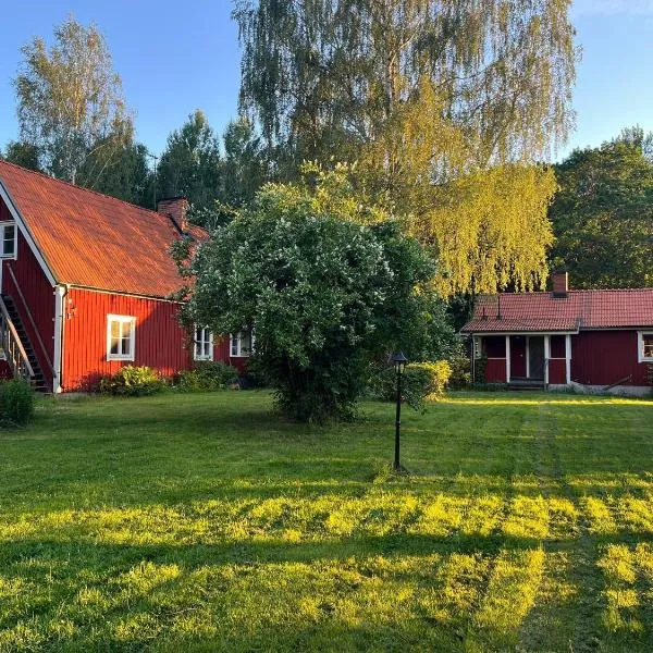 Charming Forest Retreat, 15 Min from Mariefred, hotel u gradu Nykvarn