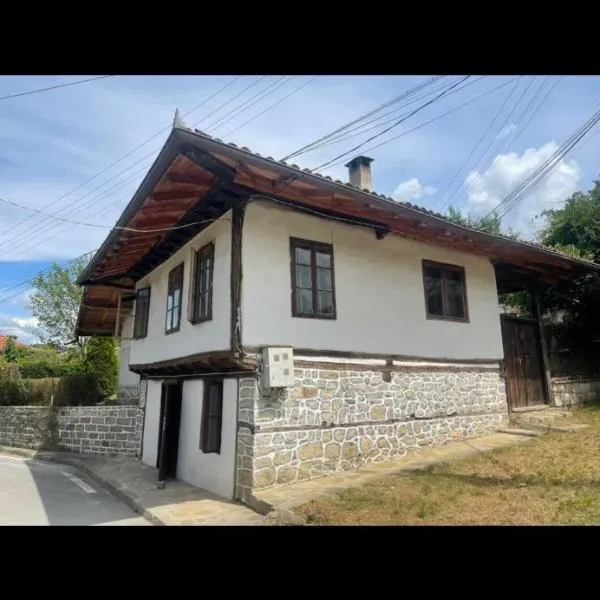 Guest house Elenite, hotel em Elena