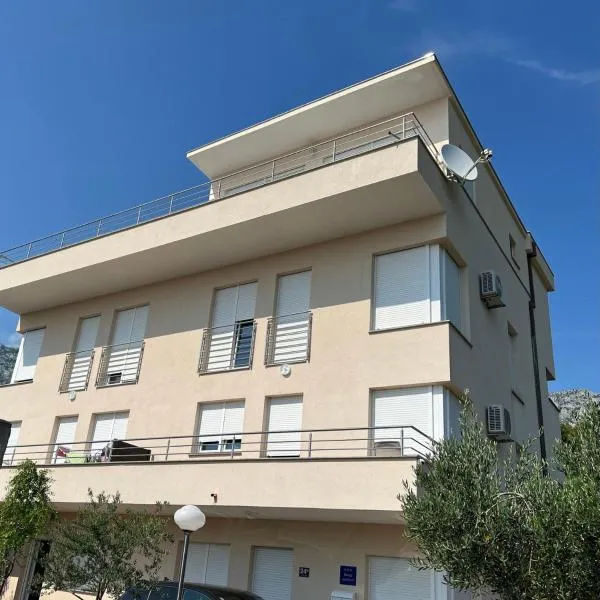 Villa Jurisic, отель в Тучепи