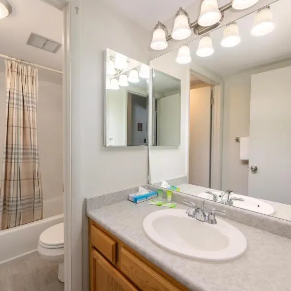 Meadow Ridge Court 9 Unit 4 – hotel w mieście Fraser