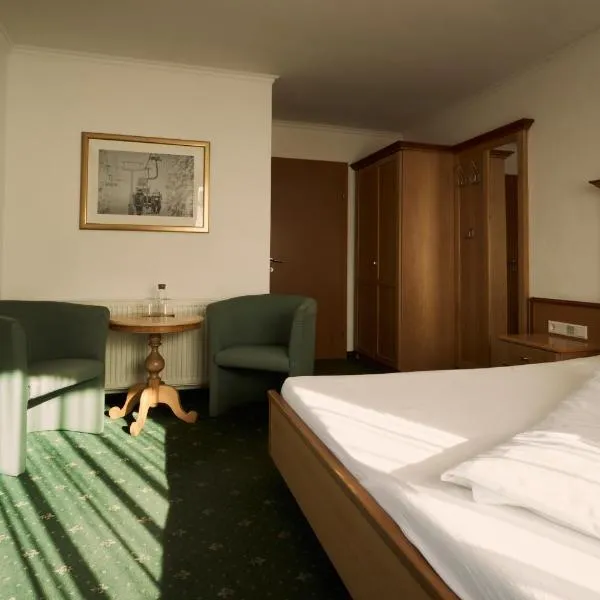 Hotel Martini Kaprun - including summercard & breakfast, hotel v Kaprunu