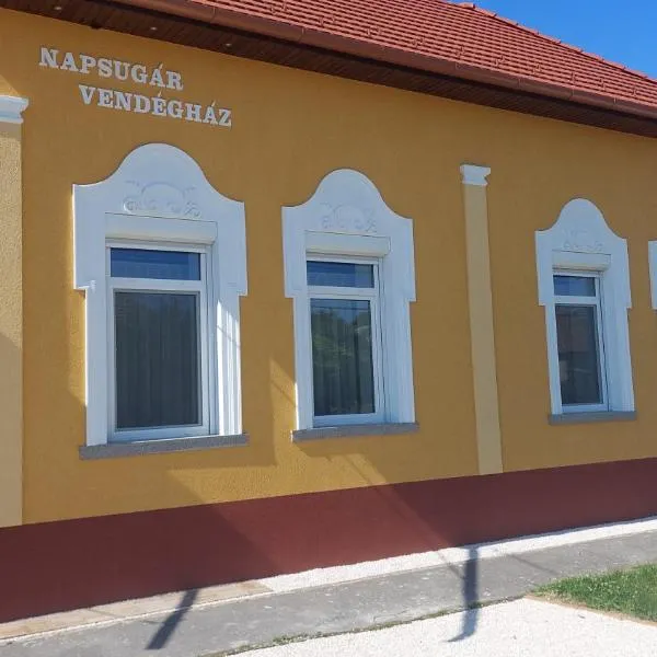 Napsugár Vendégház, hotel in Apátfalva
