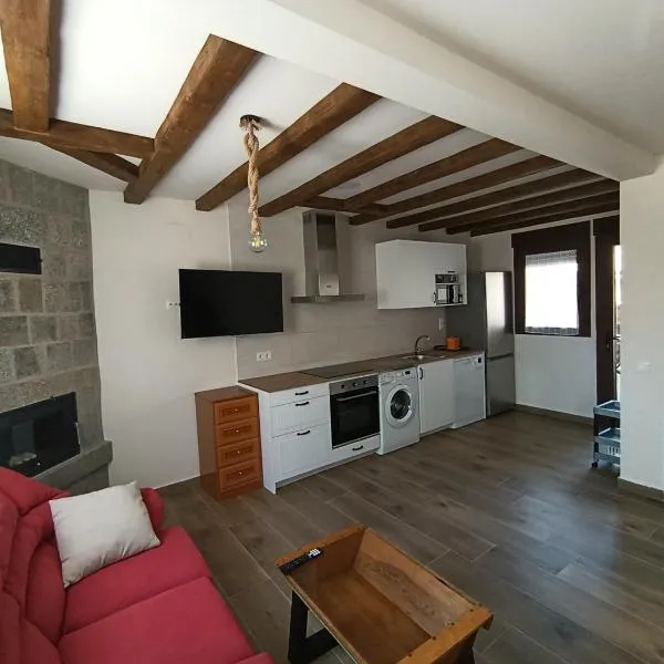Casa rural La Zarzosa, hotel i La Serrada