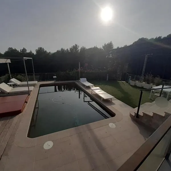 Villa con piscina privada, 2 jacuzzis y barbacoa, hotel v destinácii Benicàssim