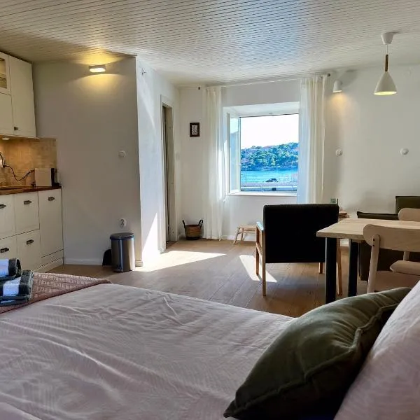 Seafront Studio Porat, hotell i Sumartin