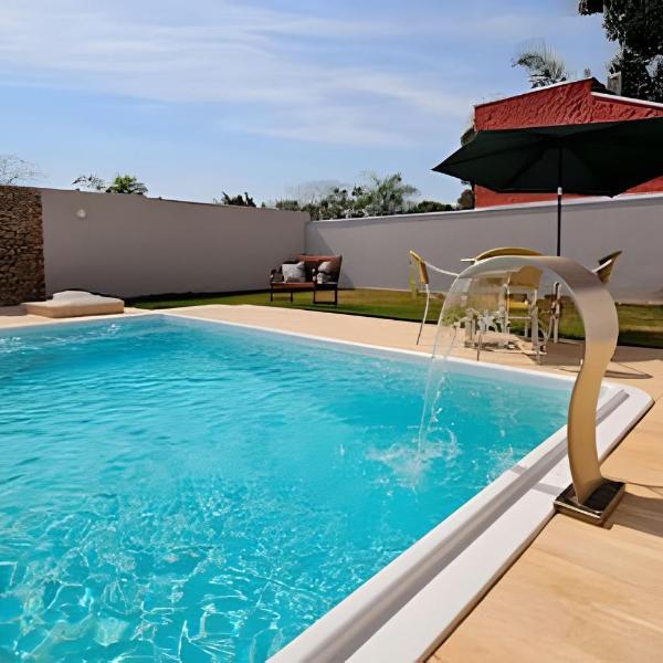 Casa ampla e confortável, piscina e churrasqueira.
