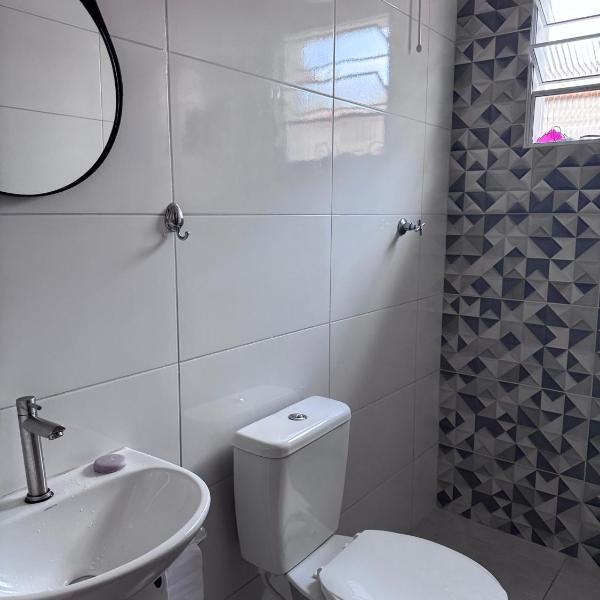 Casa com piscina garagem para 4 carros - Foto 3