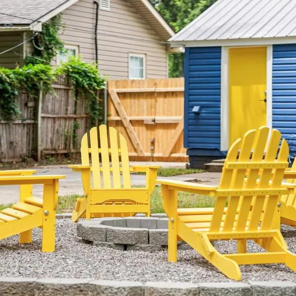 Charming Yellow Door House Steps from OU, hotel u gradu 'Norman'