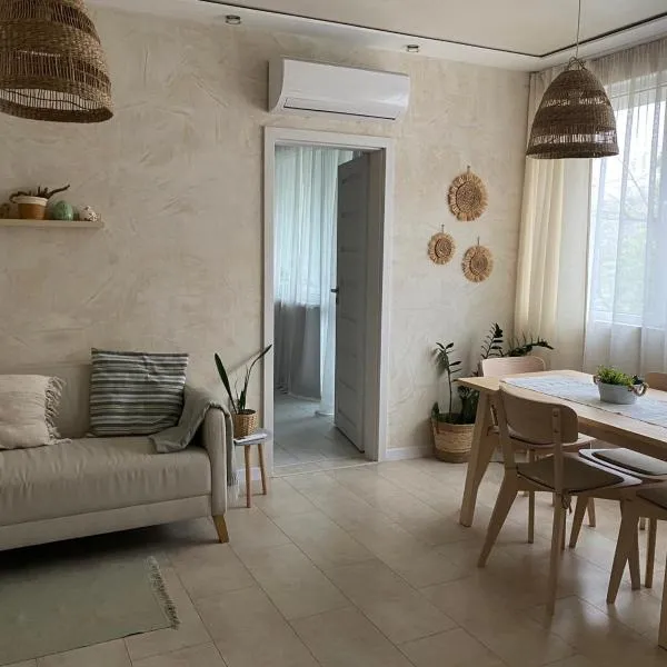 Stylish Central Varna Apartment, Hotel in Warna