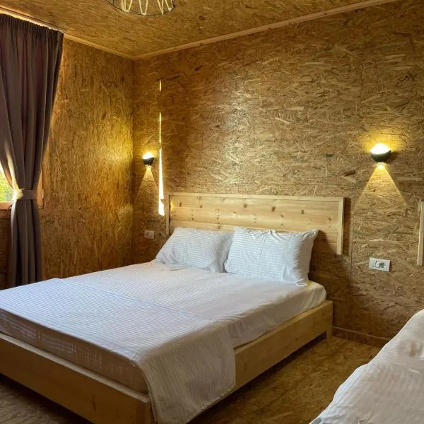 Xhagolands, hotel in Përmet