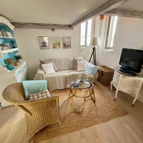 방스에 위치한 호텔 Joli cocon sous les toits au cœur de Vence et sa charmante terrasse tropezienne