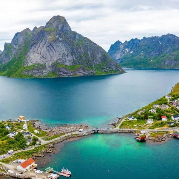 #Reinehuset - Amazing view!, hotel in Reine