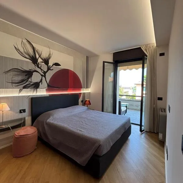 Garda Sunset House, hotel in Desenzano del Garda