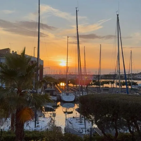 4 couchages Vue port avec piscine et parking, ξενοδοχείο στο Καπ ντ' Αγκντ
