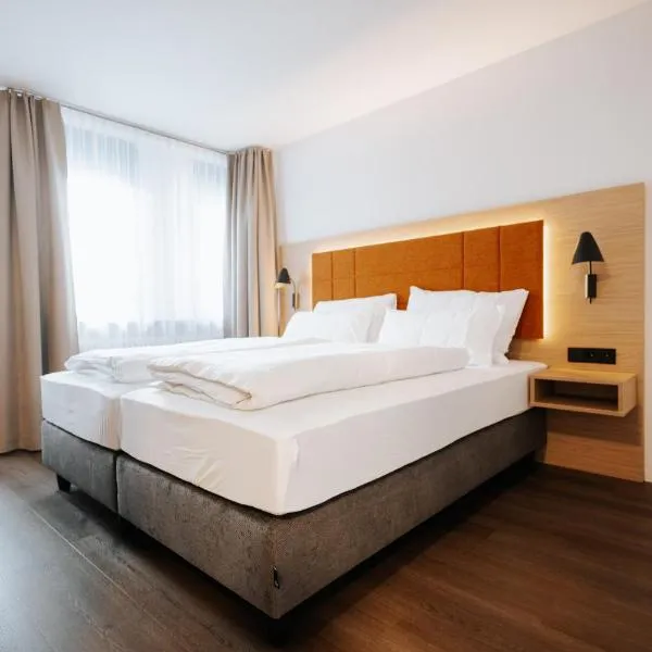 Hotel zwölf87, hotel en Ravensburg