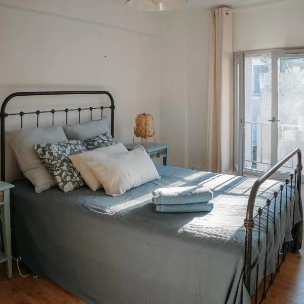 Charmant appartement, calme, climatisé, centre historique, hotel in Avignon