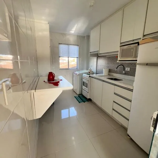 Apartamento 2 irmãs Praia de Leste، فندق في بونتال دو بارانا