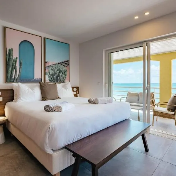 Suite 5 Mogador Residence, 2BR, brand-new, rare & luxury, beachfront, hotel in Grand Case