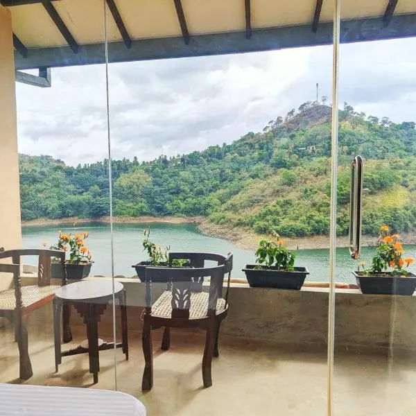 Blue Waters Edge - Kandy, hotel in Kande