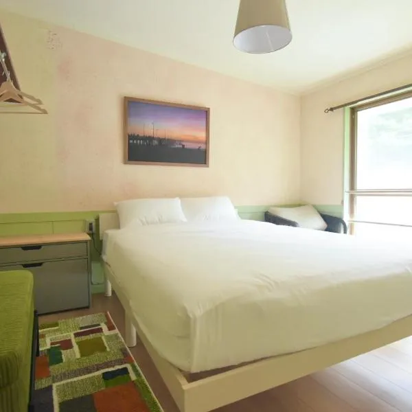 Inn Between Waves, hotel in Shimoda