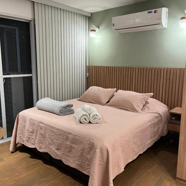 Cobertura Incrível, silenciosa e familiar com sala ampla, cozinha americana, 3 quartos, área gourmet, terraço aberto com churrasqueira e jacuzzi na Praia da Barra da Tijuca - Rio de Janeiro - apto inteiro só pra você - Foto 2