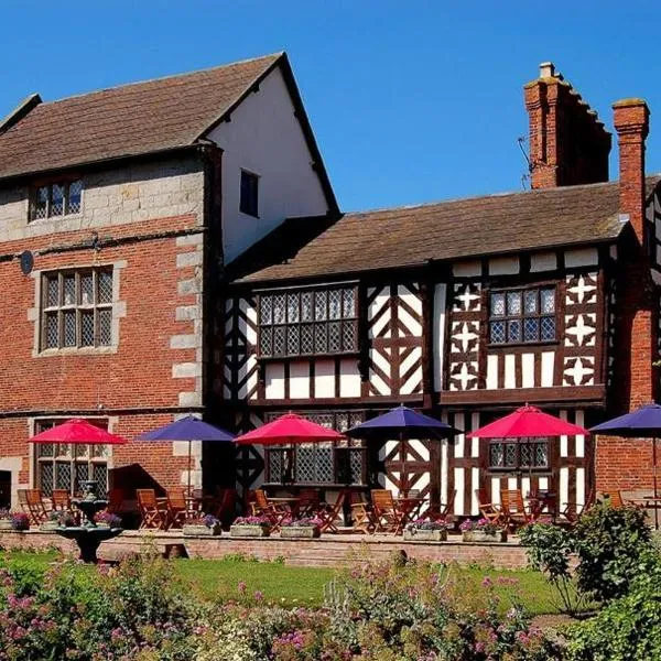 Albright Hussey Manor, hotel in Burlton