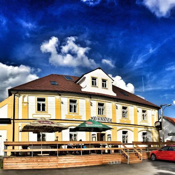 Hotel Pod Kokšínem, hotel in Mirošov