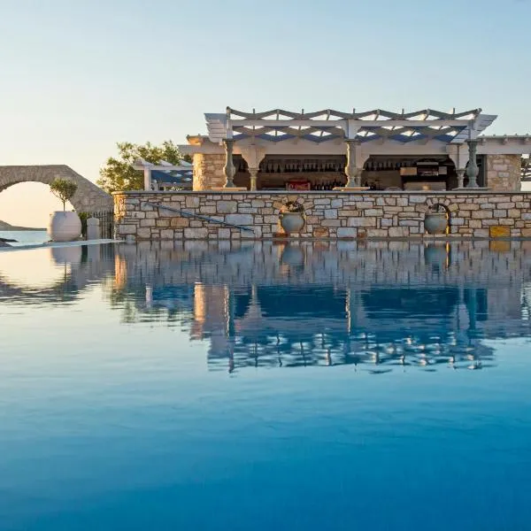 Contaratos Beach Hotel, hotell i Naousa