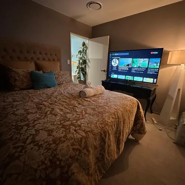BEBE Self-contained Granny Flat with Own Access, hotel v Aucklandu