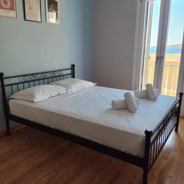 Vaporia Cozy Apartment Syros, ξενοδοχείο στην Ερμούπολη