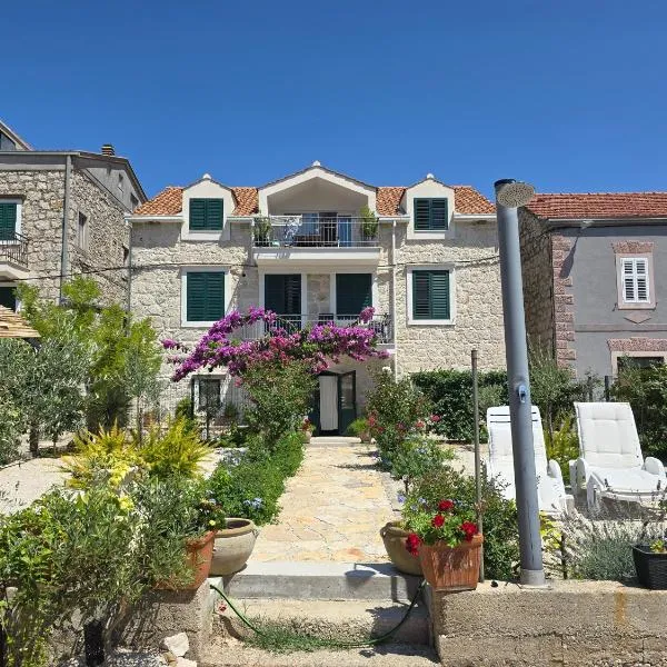 Stara kuća, hotel in Blace