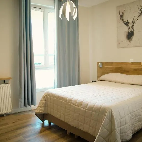 HOTEL IN PARIS, hotel in Aubervilliers