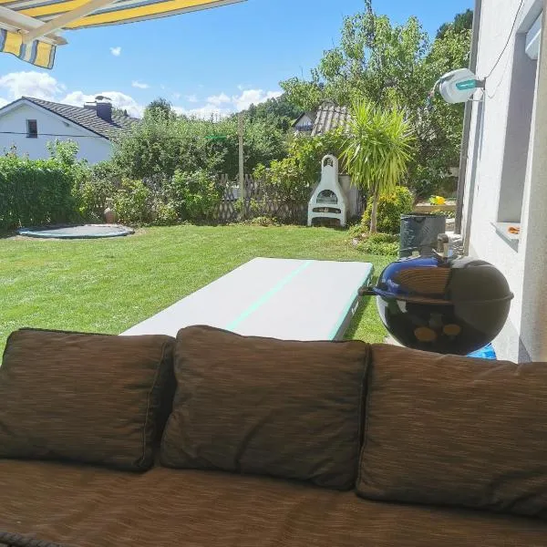 Apartment mit Garten und Terrasse, hotel v destinaci Lasberg