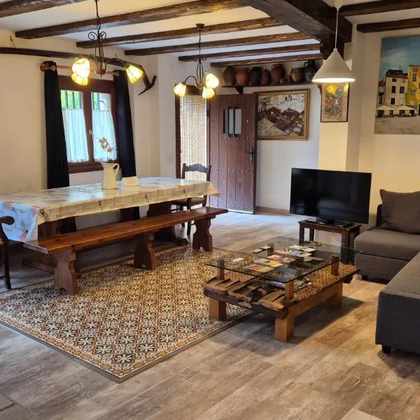 Apartamento Las Pasarelas Bajos, hotel in Alquézar