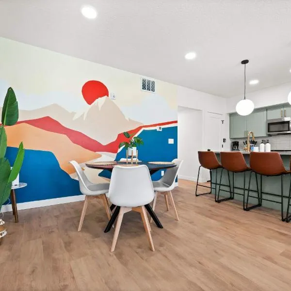 Boho Vibe Townhome King Bed Garage SLC, hotel en Salt Lake City
