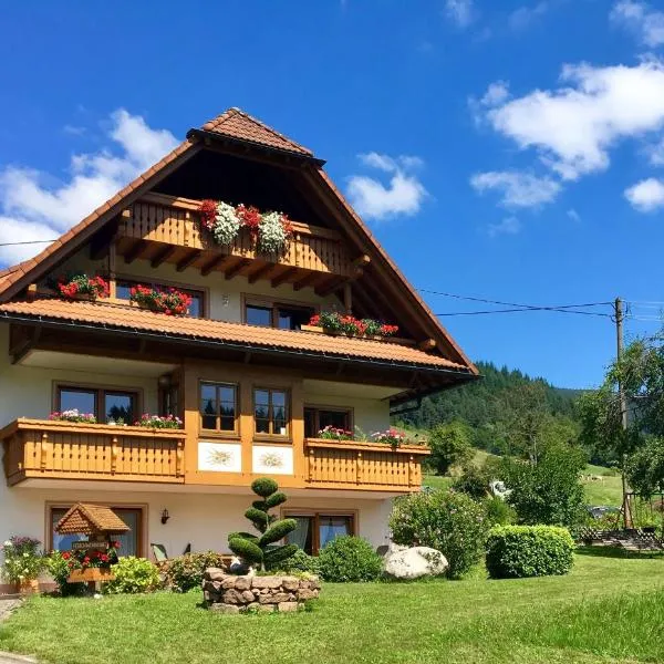 Felsenhof Simonswald: Simonswald şehrinde bir otel