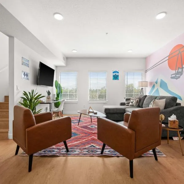 Cozy Ski Lodge 2BR 2BA Rooftop Garage, hotel en Salt Lake City
