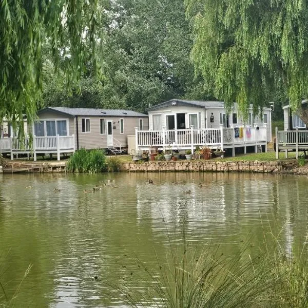 Serenity Nook in Southview Holiday Park, hotel in Burgh le Marsh
