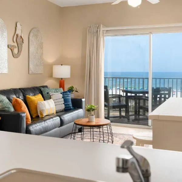 Cozy Beachfront Condo - Sauna Pools & Views, hotel in Orange Beach