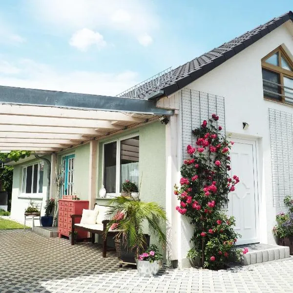 Haus Hanni, viešbutis mieste Bad Liebenverda