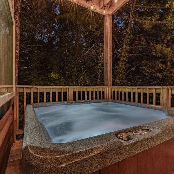 2Pools*1Mi to Parkway*TheaterRM*GameRoom*HotTub, hotel in Pigeon Forge