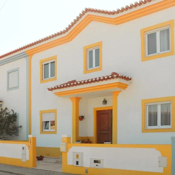 Capela's Guest House, hotel in Santa Cruz