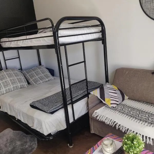 Studio chaleureux sans-visà-vis, hôtel à Vernon