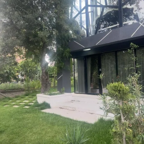 Azulik 2, hotel a Chernomorets