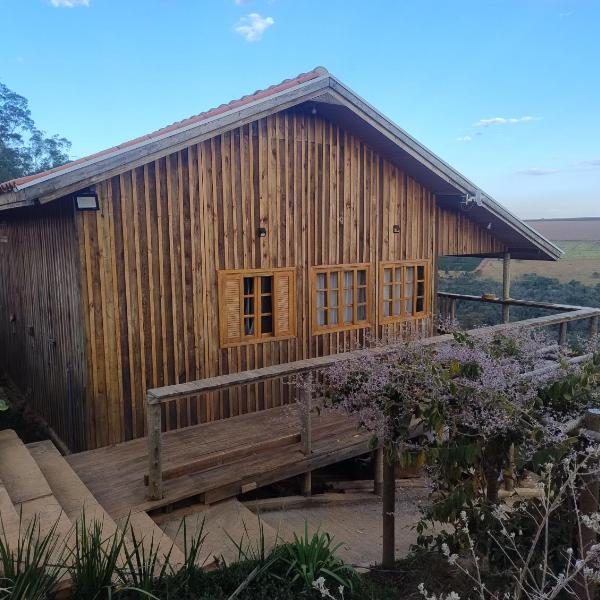 Casa de Madeira para Alugar em São Roque de Minas!