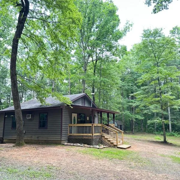 Peaceful, cozy cabin in the woods、マーフィのホテル