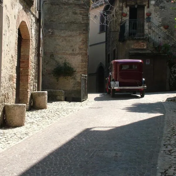 Casa Matilda - Casa Vacanze, hotell i Castel di Tora