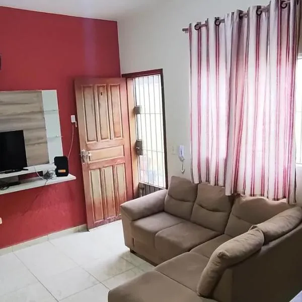 Sobrado em condomínio tranquilo em Mongagua, hotel in Mongaguá