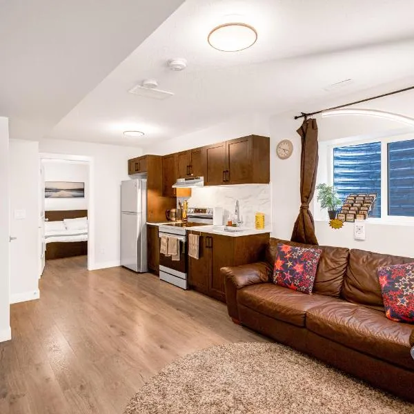 New 2BD Suite Near Events Center, hotel en Langley